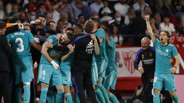 Real Madrid remonta y acaricia el título en España