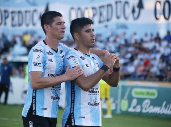 Triunfo albiceleste en Villarrica - APF