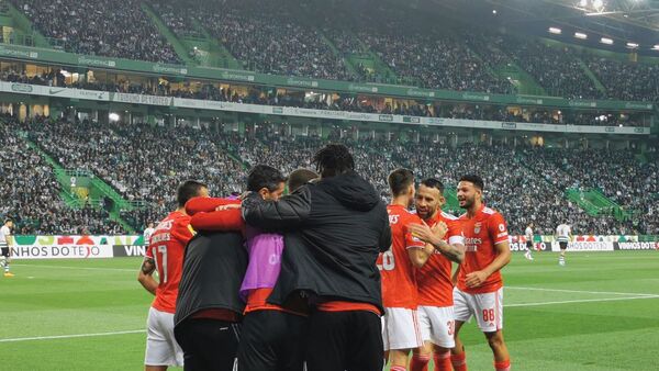 Benfica derrotó al Sporting de Lisboa en la Liga de Portugal