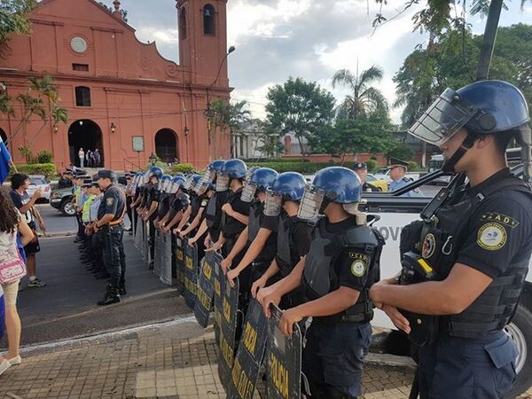 Alerta máxima policial ante movilización de camioneros - Nacionales - ABC Color