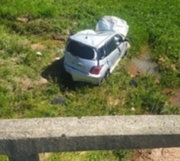 Percance vial deja 5 heridos en Caapucú - Paraguay.com