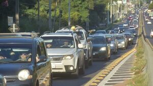 Operativo retorno: Ante congestión vehicular, Caminera implementa desvíos y contravías