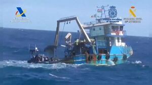 Incautan casi tres toneladas de cocaína en un barco a 300 millas náuticas de las Islas Canarias