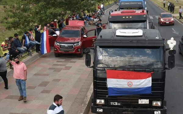 Polis en alerta máxima por movilización de los camioneros