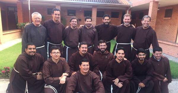La Nación / Habilitan seminarios para seguir la vocación del sacerdocio