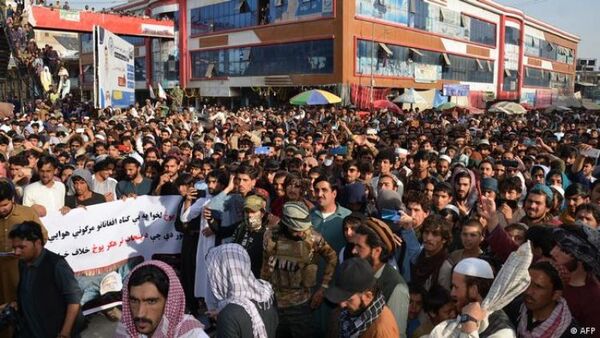 Afganistán acusa a Pakistán por la muerte de casi 50 personas