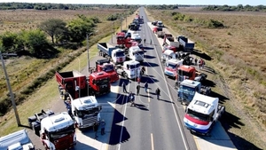 Movilización de camioneros pone en estado de alerta a la Policía Nacional - ADN Digital