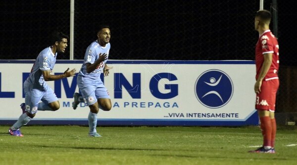 Versus / Resistencia remontó tras el apagón y se afianza en el podio - PARAGUAYPE.COM