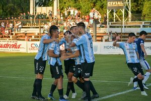 Guaireña se hizo fuerte de local