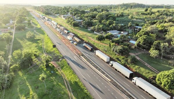 Camioneros prevén reunirse con el Gobierno, pero no cancelan protesta - Nacionales - ABC Color