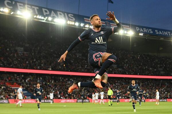 PSG gana el clásico y podría coronarse el miércoles en Francia - Fútbol - ABC Color