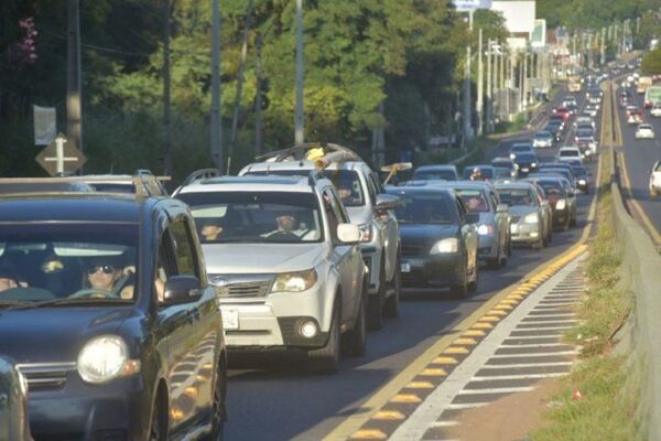 Operativo retorno: Ante congestión vehicular, Caminera implementa desvíos y contravías - Radio Imperio