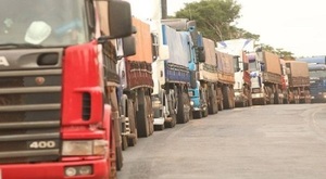 Policía Nacional garantiza el libre tránsito ante amenaza de camioneros de cerrar rutas
