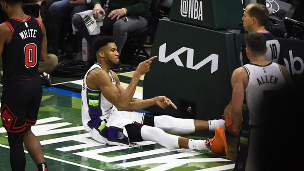 Los Bucks arrancan con buen pie la defensa de su corona