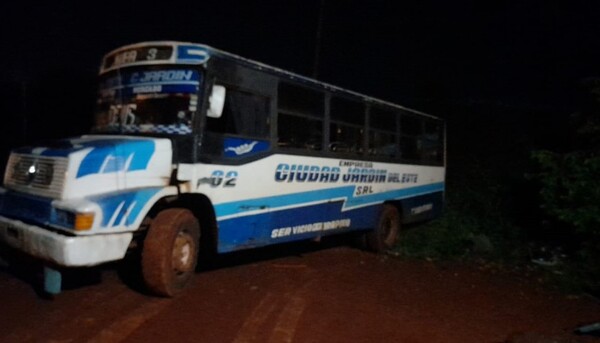 Usuarios de Ciudad Jardín no tienen buses los domingos - La Clave