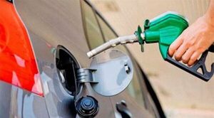 Emblemas privados reducen precios del combustible