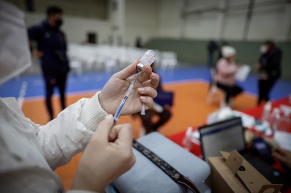 Salud Pública recuerda que vacunación contra influenza, neumococo y Covid-19 continúa este lunes