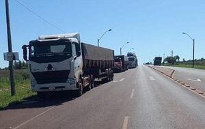 Camioneros cierran ruta en Vaquería – Prensa 5