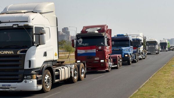 Camioneros presionan para mejorar condiciones para Petropar