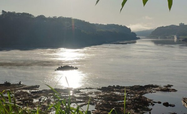 Balsa entre Franco y Puerto Yguazú no opera por bajo nivel del río
