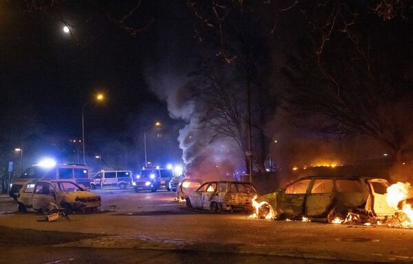 Video: graves disturbios en Suecia provocados por extremistas de “Línea dura” - Mundo - ABC Color