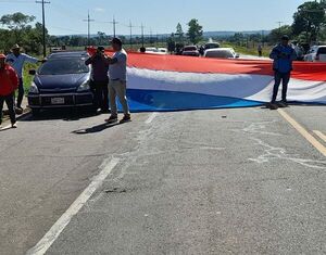 Taxistas y camioneros se manifestaron en algunos puntos de Caaguazú - Nacionales - ABC Color