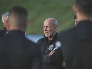 Miguel Cardona: “Si hay jugadores que no están rindiendo, van a tener que descansar”  - Fútbol - ABC Color