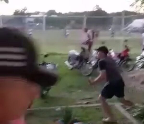 Batalla campal en cancha luqueña (VIDEO)