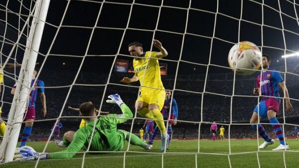 Cádiz de Santiago Arzamendia triunfa en el Camp Nou