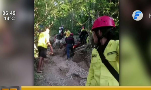 Bomberos rescataron a accidentado en Cerro Hu - PARAGUAYPE.COM