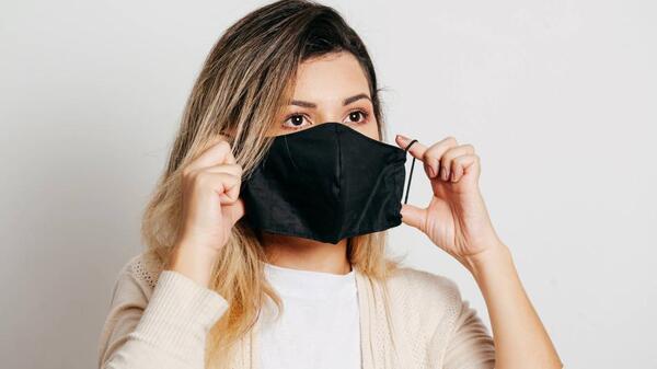 Salud pide usar tapabocas si estás resfriado, en el micro o lugares mal ventilados