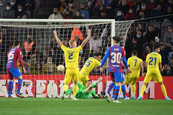 Primer grito triunfal de Cádiz en el Camp Nou - Fútbol - ABC Color