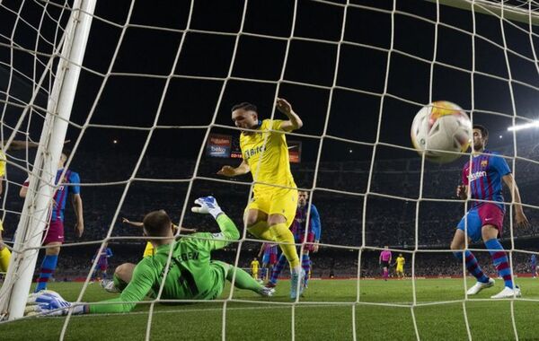 Cádiz de Santiago Arzamendia triunfa en el Camp Nou - Radio Imperio