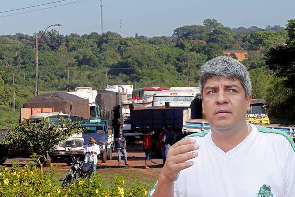 Diario HOY | Modelo Moyano: camioneros exigen G. 500.000 para dejar pasar a abogados, camino a Ciudad del Este