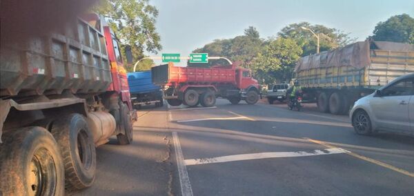 Riera: proyecto que plantea “criminalizar” cierre de rutas es para “disuadir” a camioneros y lograr diálogo - Nacionales - ABC Color