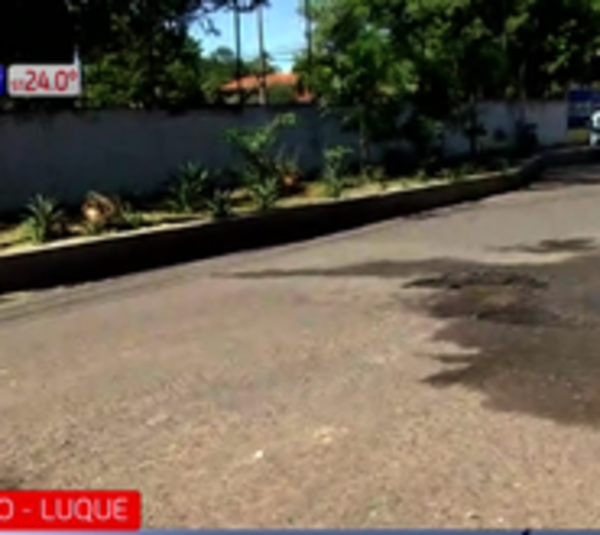 Avenida América destruida por baches, Luque. - Paraguay.com