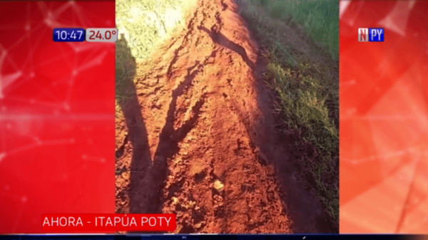 Camino lodoso dificulta acceso a escuela de Itapuá Poty - PARAGUAYPE.COM