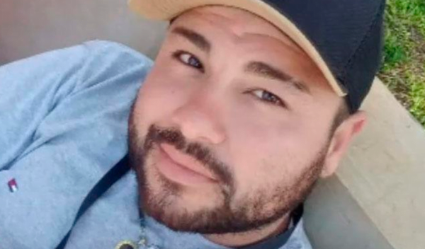 Joven pierde la vida tras chocar contra un poste de metal - Noticiero Paraguay