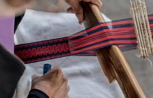 Oficializan candidatura del poncho para’i de 60 listas a Patrimonio Cultural Inmaterial