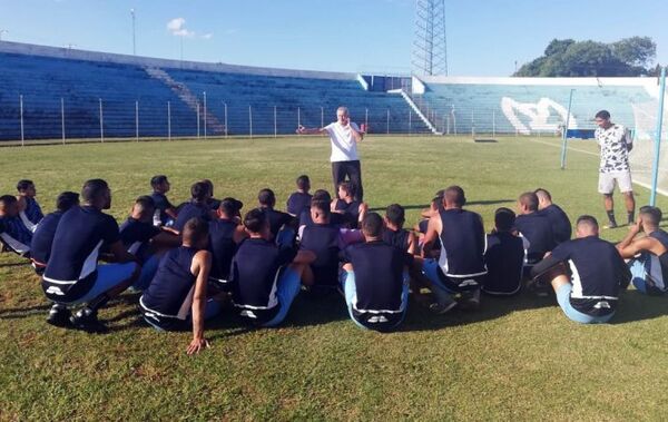 Armando Davalos asume las riendas del club Sp. 2 de Mayo