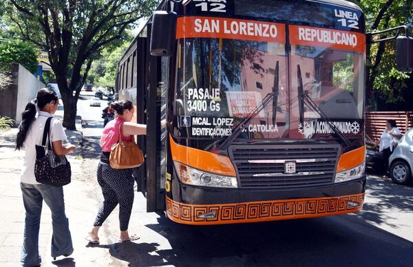 Línea 12 con bibliotecas en sus buses | 1000 Noticias