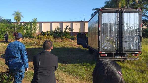 Roban y vacían camión que transportaba productos electrónicos a CDE - La Clave