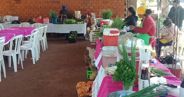 La Nación / Feria hortigranjera de Ptte. Franco mejoró la renta de pequeños productores