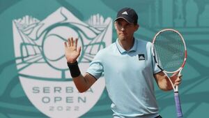 Dominic Thiem cae en su regreso