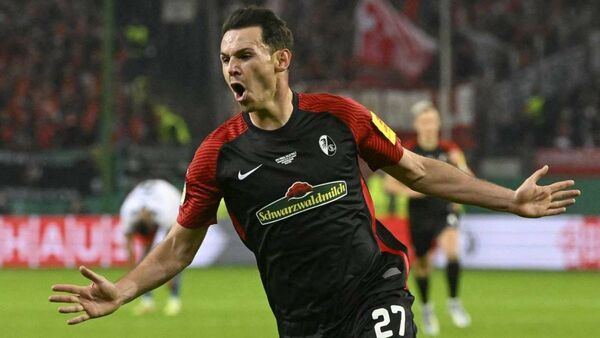Friburgo hace historia y jugará su primera final de Copa