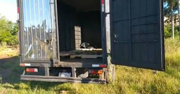 La Nación / Hallan camión asaltado con toma de rehén en Itapuamí, Luque