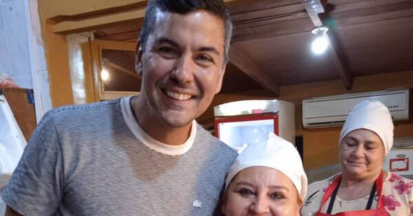 La Nación / Santi Peña brinda apoyo a trabajadoras del comedor Ña Ñeca ante ola de críticas