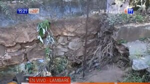 Una casa en Lambaré casi queda sin muralla tras trabajo de limpieza de la comuna - PARAGUAYPE.COM