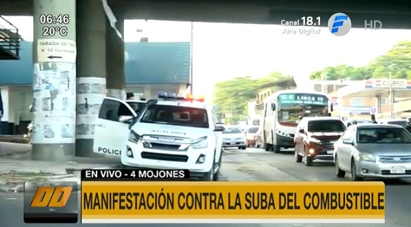 Conductores se manifiestan en 4 Mojones