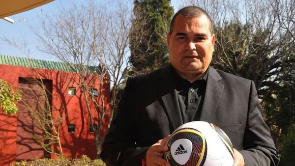 Chilavert se alista para posible candidatura presidencial en 2023